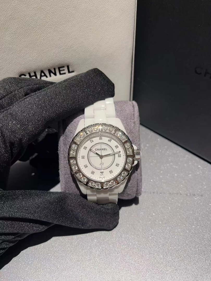 99新 Chanel/香奈儿 38盘J12钻刻全原钻石英腕表/梦一专属