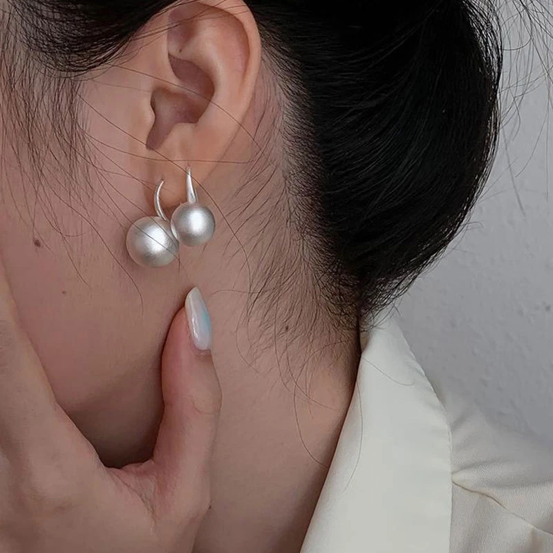 925银耳饰 磨砂球球耳钩纯银小众设计耳钉E112