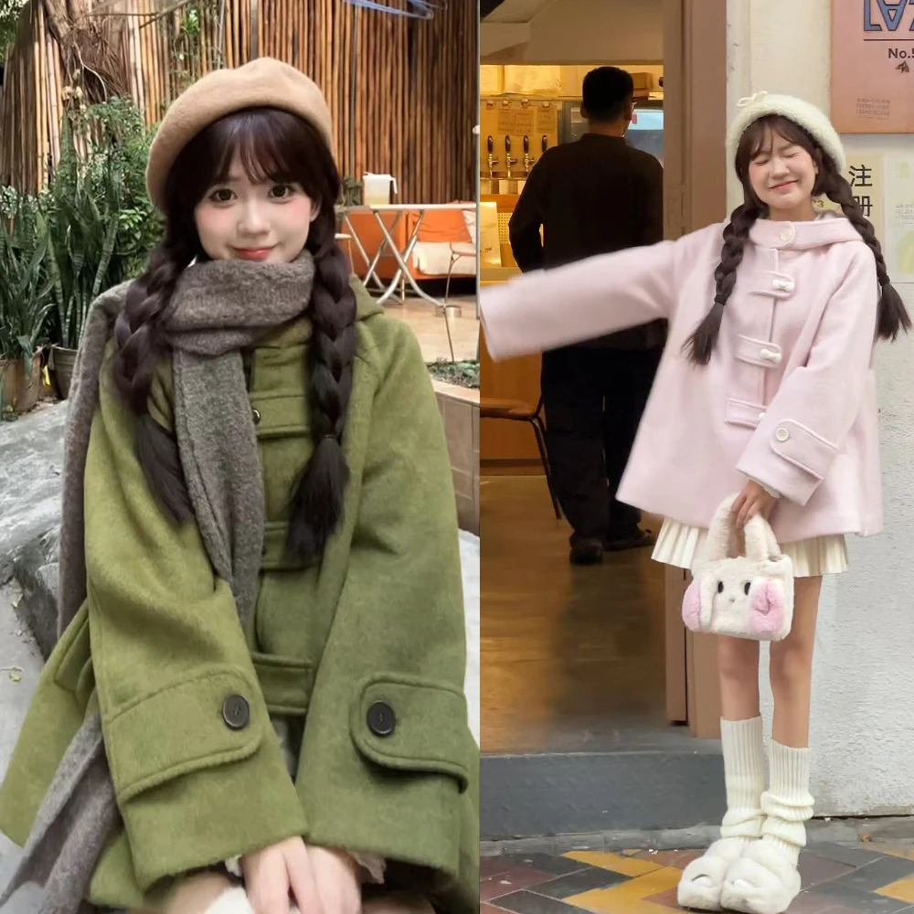 甜美少女复古粉色牛角扣大衣女秋冬短款斗篷毛呢外套