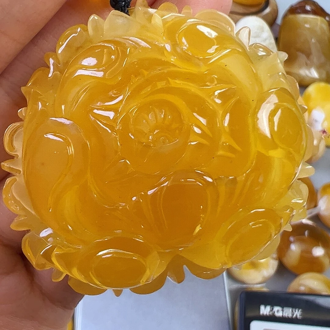 琥珀颈饰未镶嵌蜜蜡