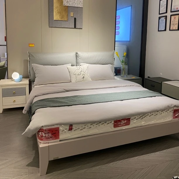 金港亿鲁班制床简约大床