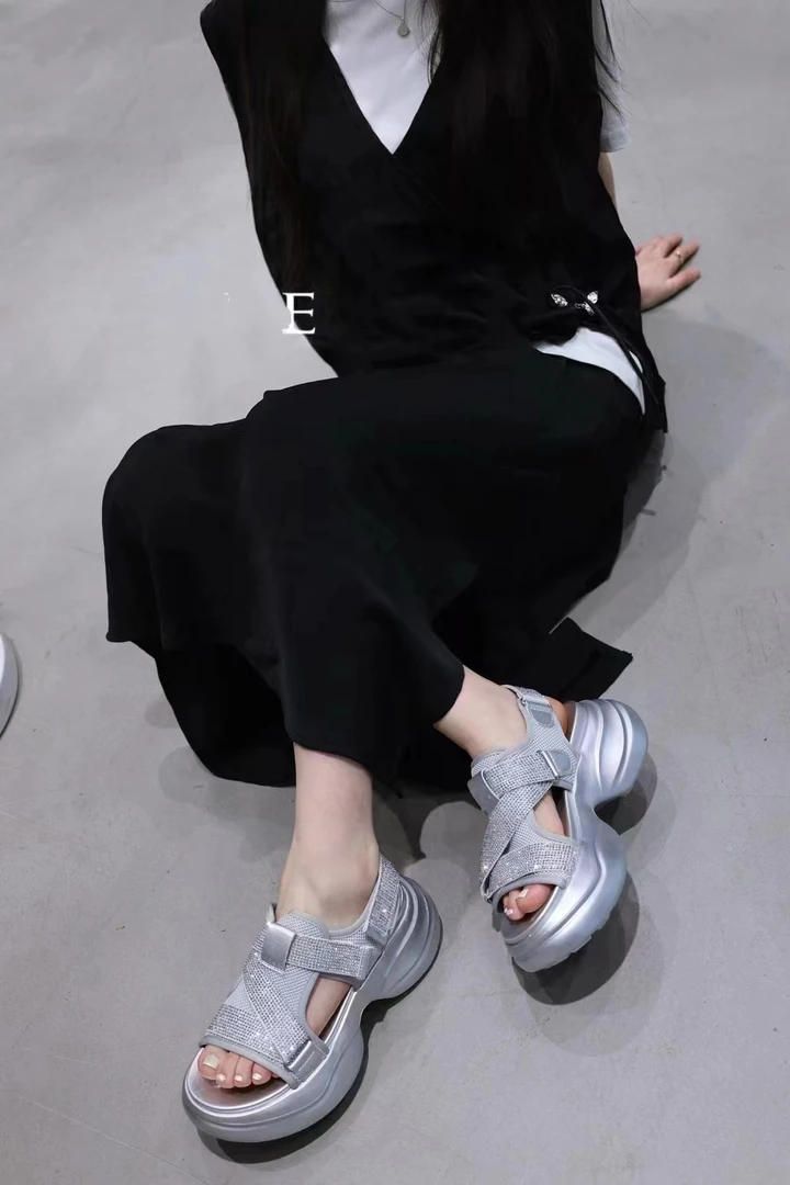 时尚休闲百搭夏季厚底松糕鞋