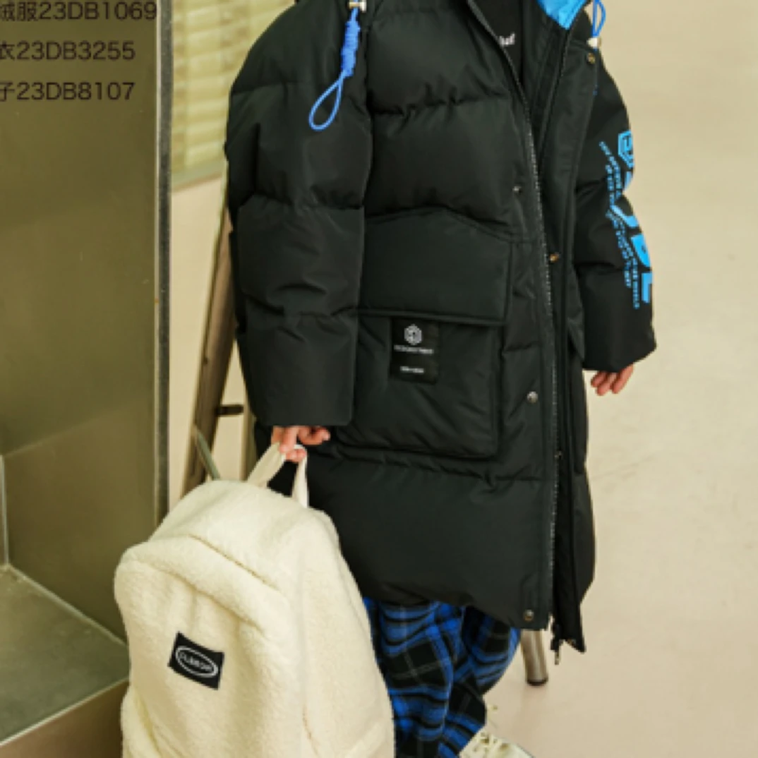 垚垚  中大童2024百搭服饰 1069加厚长款连帽羽绒服
