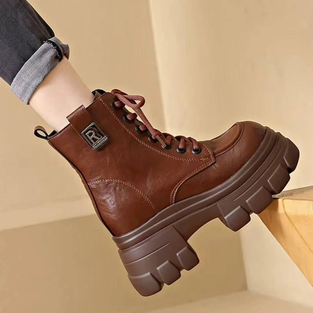 小个子增高厚底时尚百搭马丁靴【跟高8-9公分】