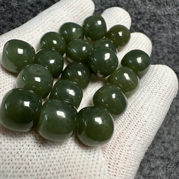 和田玉老型单珠 直径12 如图细腻柔润 多样性发货发其一