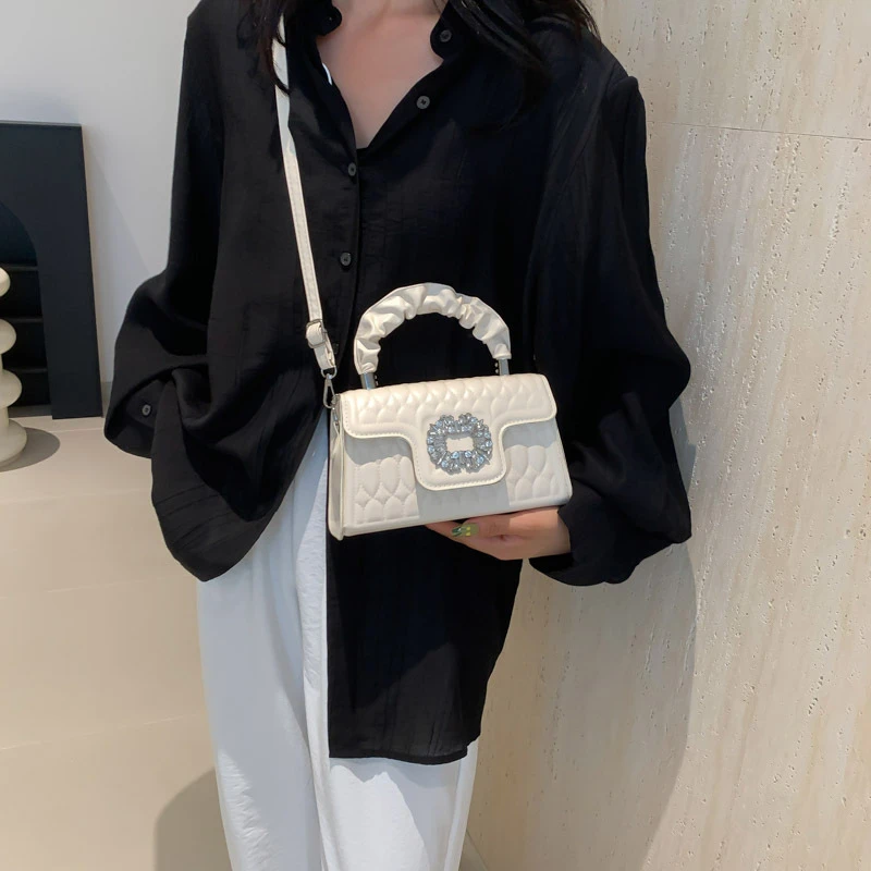 【新疆包邮】时尚纯色大容量镶钻小方包手提包流行压壳单肩包斜挎包