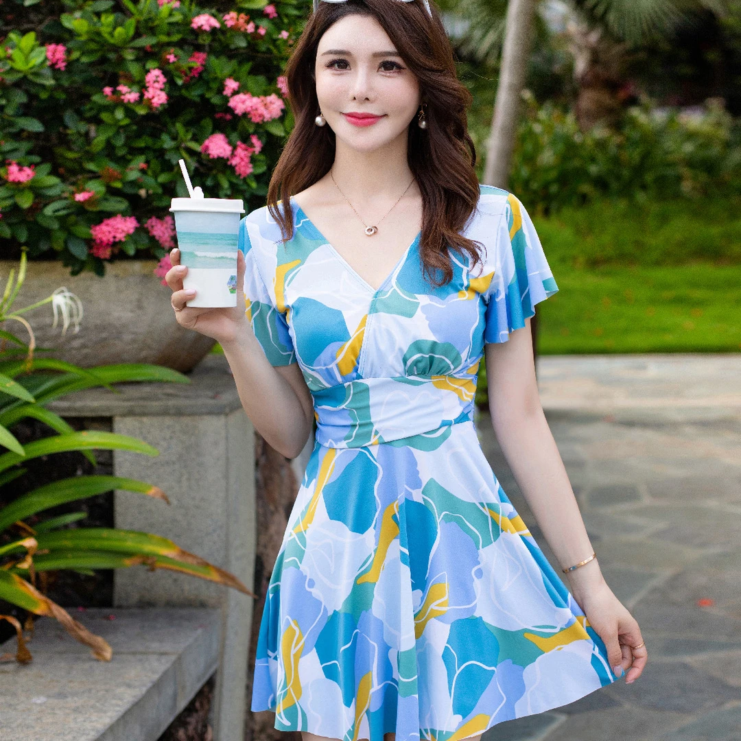 泳衣女胖mm大码显瘦遮肉保守学生微胖泡温泉高级新款妈妈游泳装