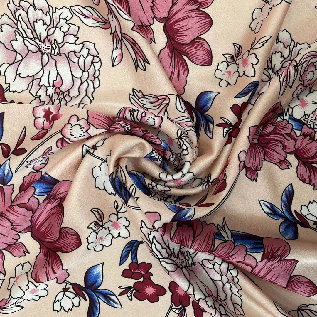 桑波缎淡粉底多色花时尚面料（不支持7天无理由）