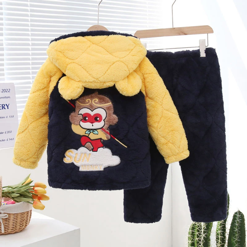 冬季三层夹棉睡衣加厚法兰绒男中大童家居服套装冬季长袖可外穿