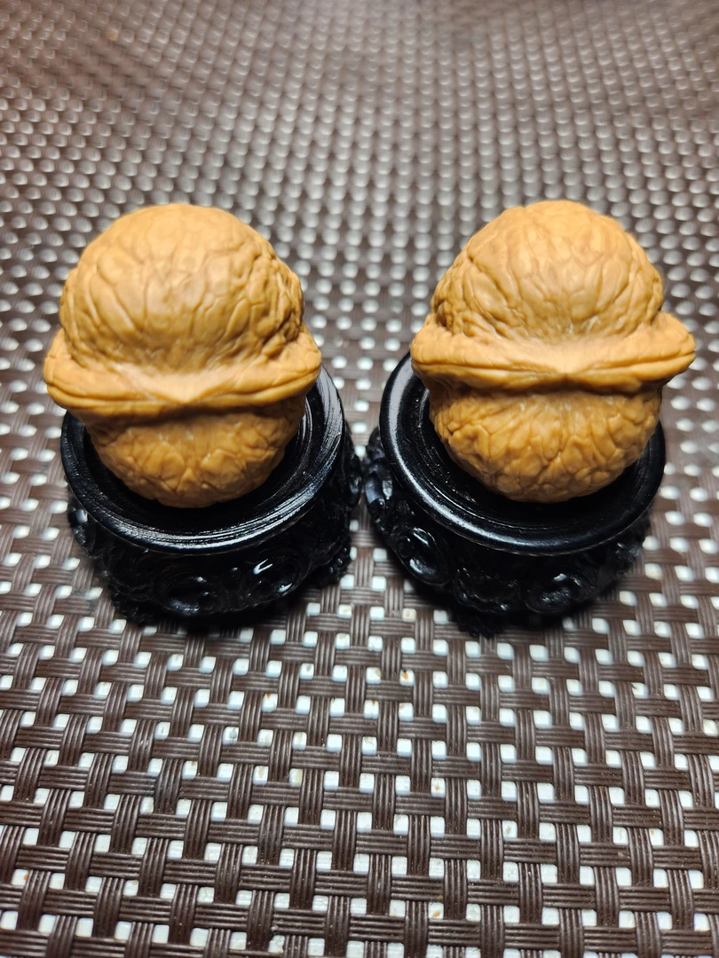 蛇皮球野生文玩铁核桃把玩上色纹路