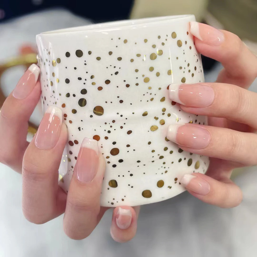 纯手工【草莓奶盖】奶白色法式显白渐变假指甲美甲穿戴式可拆卸贴片
