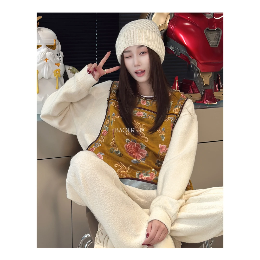 99-宝儿家含幂BJ51924308冬季款手工一字鎏金铜扣桑蚕丝刺绣马甲