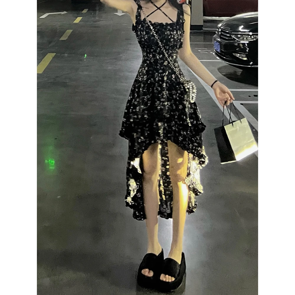 2024年月神花海碎花吊带裙新款方领收腰显瘦不规则设计感连衣裙夏