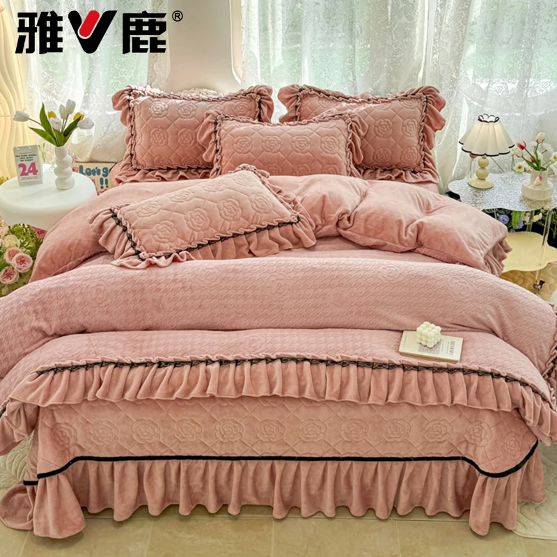 V/雅鹿秋冬新款牛奶绒雕花法式浪漫风床盖款绣花公主风四件套