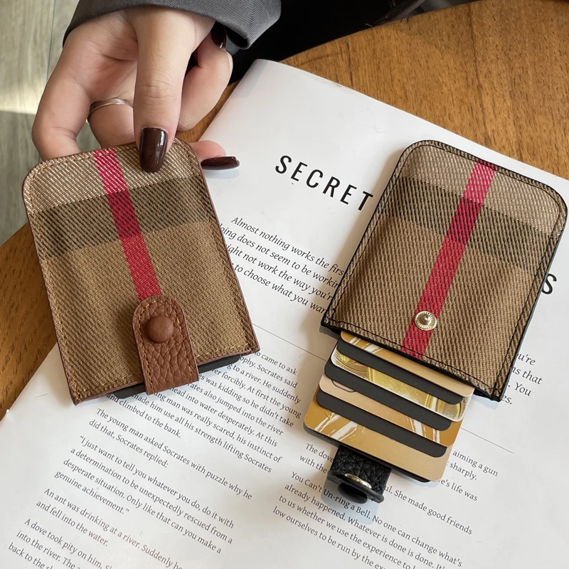 防消磁卡包女小巧超薄迷你2025新款ins风小众设计时尚潮抽拉卡套