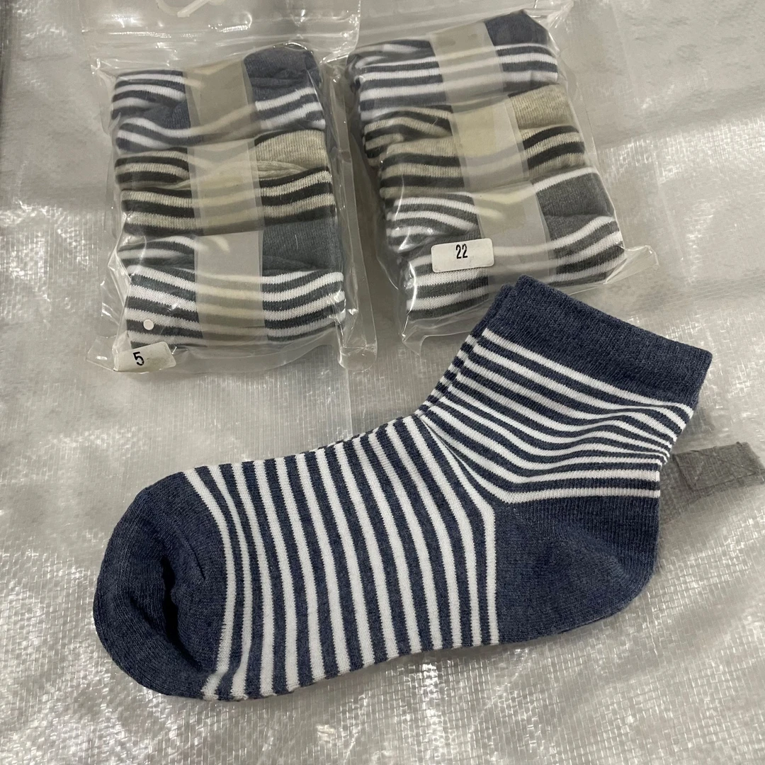 实体店撤柜 品牌某豆男袜