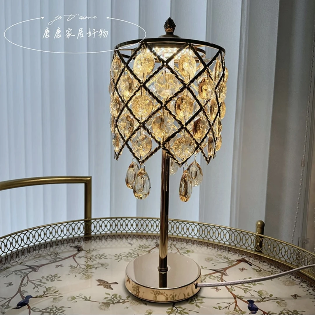 水晶台灯卧室床头灯轻奢高级感简约现代创意婚礼结婚长明灯书房