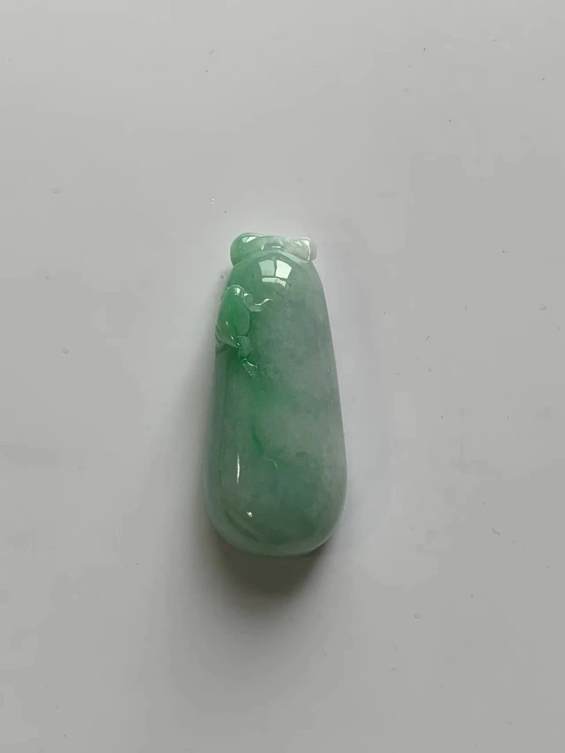 天然翡翠a货福瓜吊坠福气百搭幸福如意喜庆吉祥满绿雕刻健康朝气