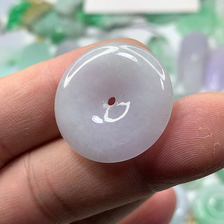 翡翠吊坠(赠链)未镶嵌