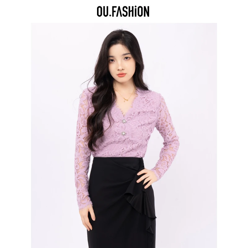 OU.FASHION/欧点V领镂空绒面蕾丝打底衫洋气长袖上衣6032330418