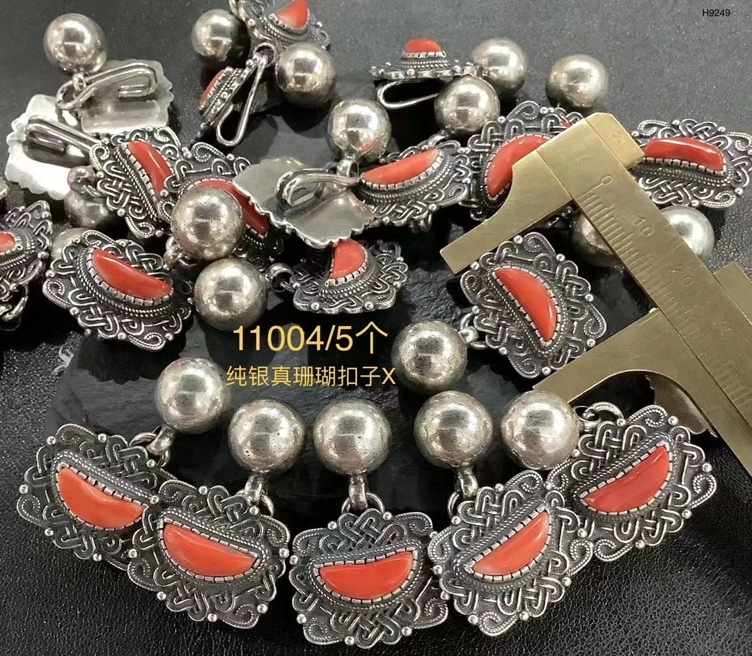 足银银制品 蒙古元素民族特色纯银镶嵌真宝石蒙古袍扣子