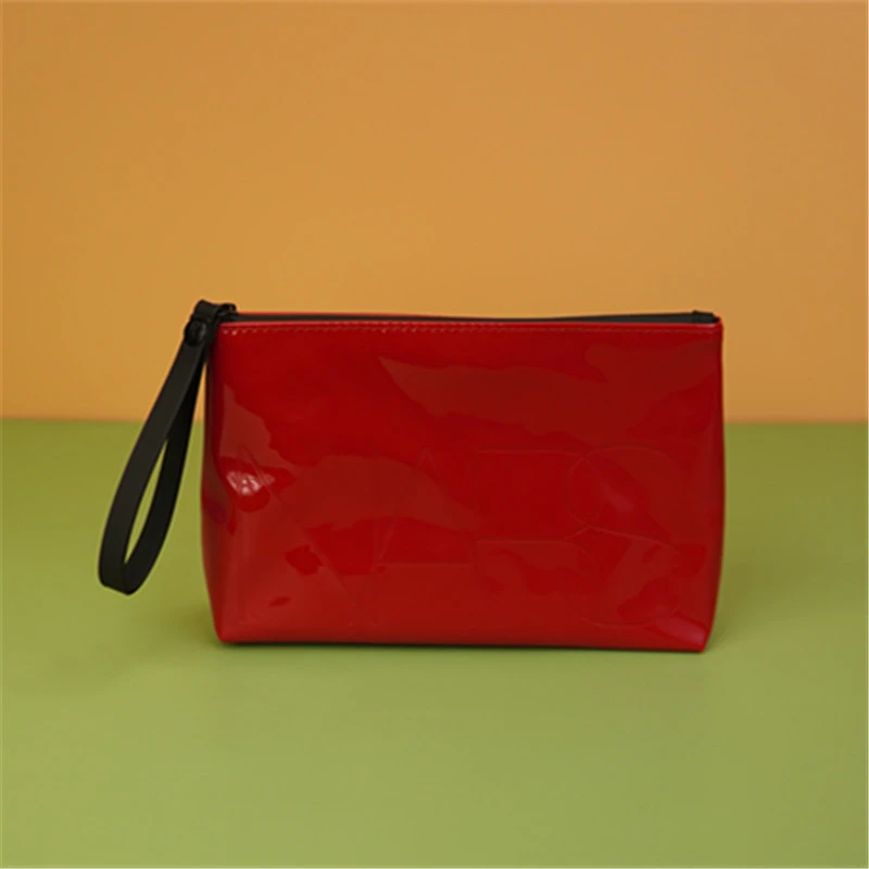 ly783 红色漆皮大容量防水化妆包 便携简约收纳包 手拎包手腕包包