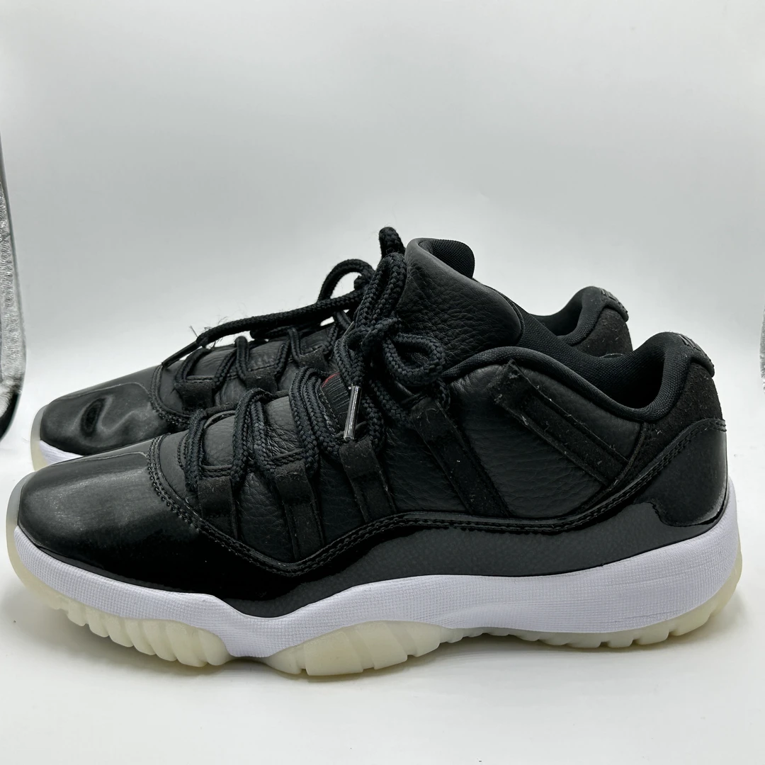 aj11 大魔王/42码/95新/公价1800/无盒篮球鞋 成色极好  好价）