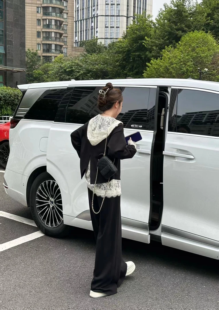 琪琪怪怪大码女装【蕾丝三件套】慵懒风时髦卫衣+蕾丝+裤子T15016QD