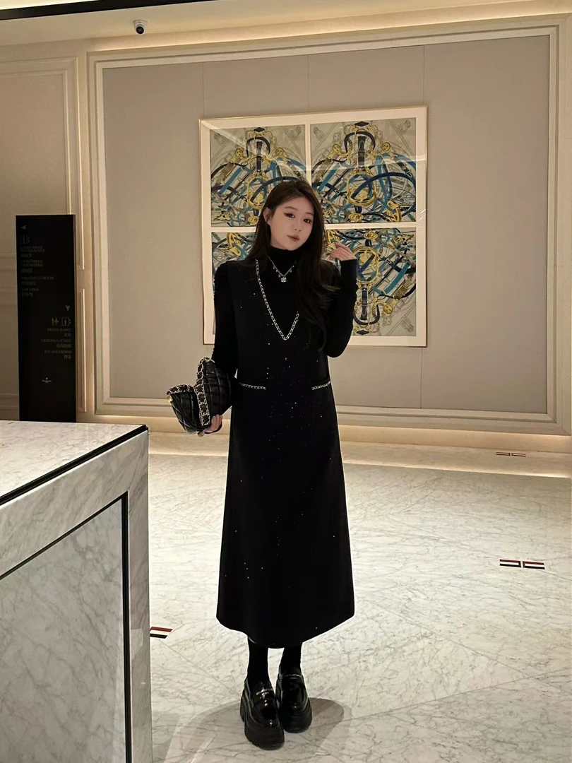 琪琪怪怪大码女装【格利佛】时髦气质撒银高级感背心裙D35392QL