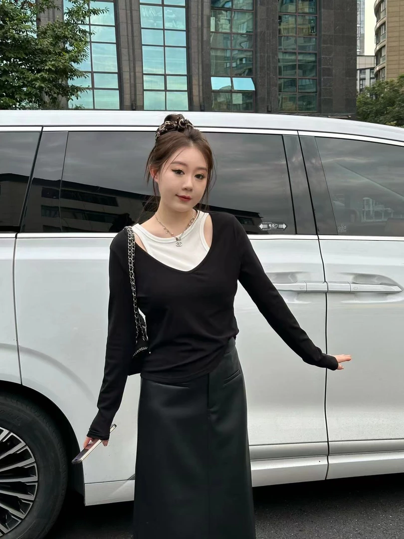 琪琪怪怪大码女装【随性时髦】设计感拼接撞色简约打底上衣T15355QQ