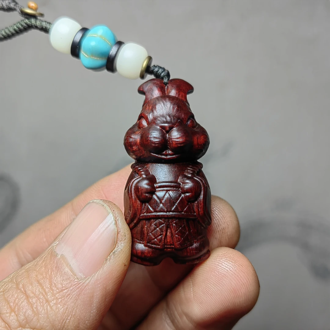 紫檀红木头精雕刻生肖兔子5车钥匙扣小吊坠文盘玩手把挂件质饰品