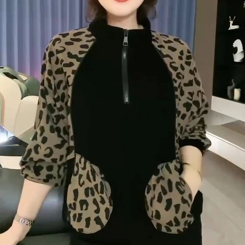 春季新款时尚洋气长袖显瘦百搭拼接豹纹立领气质休闲拉链卫衣衫