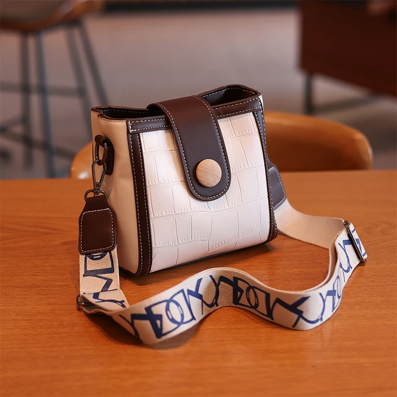 ITZCKHK包包爆款2024新款时尚潮流单肩斜挎包女包小方包