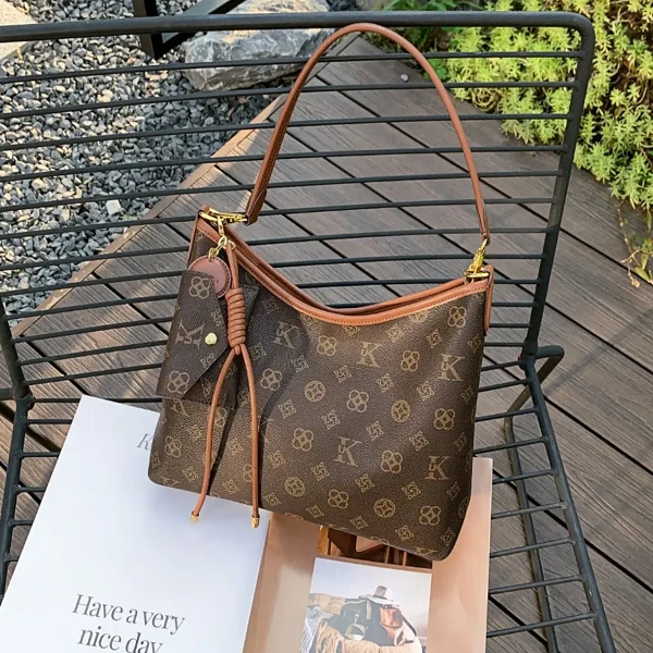 UK正品女包轻奢时尚腋下包高级感洋气单肩斜挎包大容量