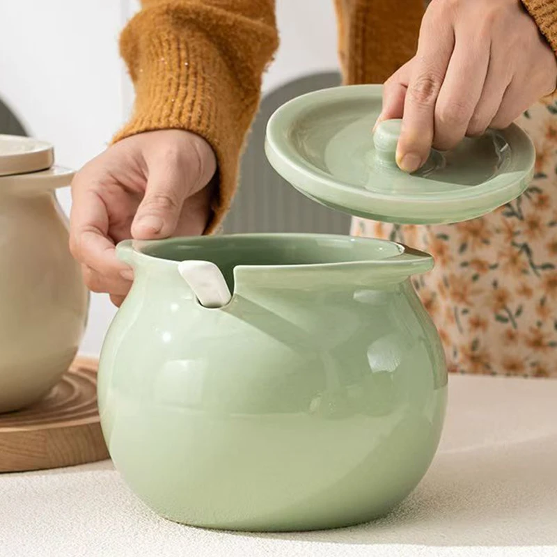 北欧陶瓷猪油罐 奶油风家用厨房耐高温带盖勺调料罐辣椒荤油罐子