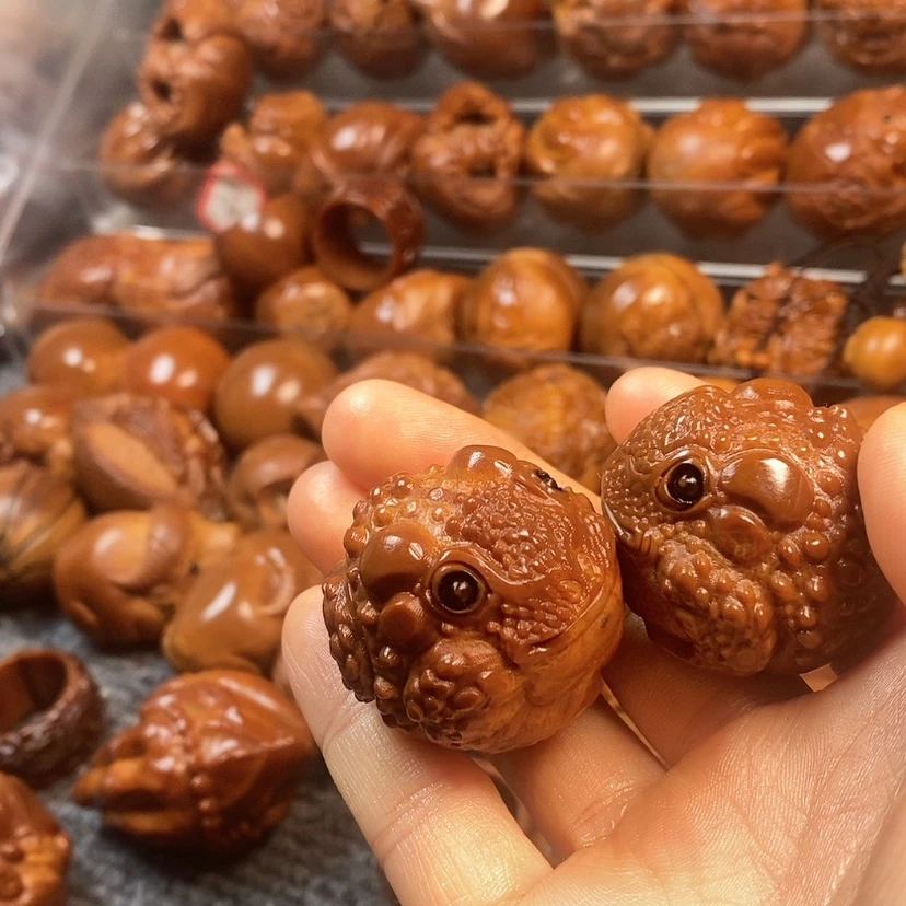 【闪购商品】橄榄核核雕金蟾