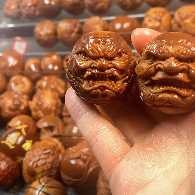 【闪购商品】橄榄核核雕龙虎恶僧