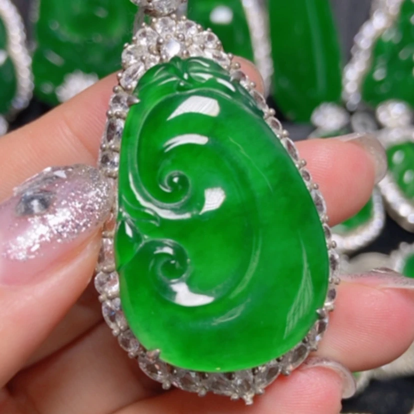 【闪购商品】翡翠颈饰银S925镶嵌翡翠