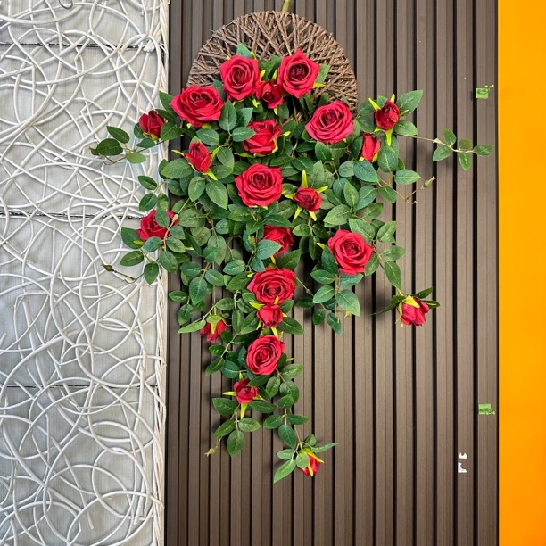 仿真玫瑰壁挂花阳台墙壁绿植物装饰假花吊花客厅挂墙花吊兰塑料花