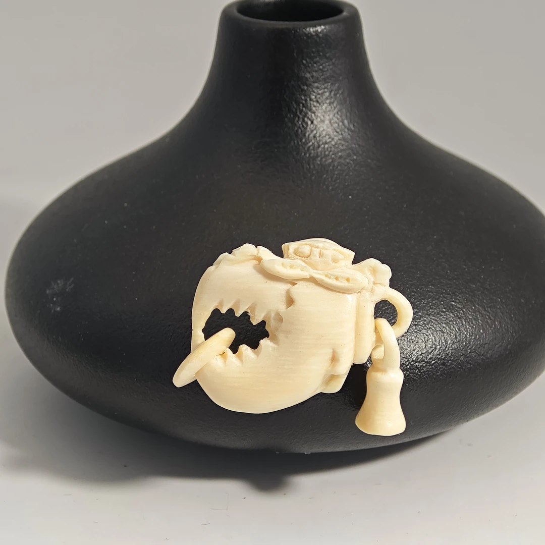 【文玩探宝】猛犸牙雕蟹钳吊坠37*20*9mm假一罚四W6711