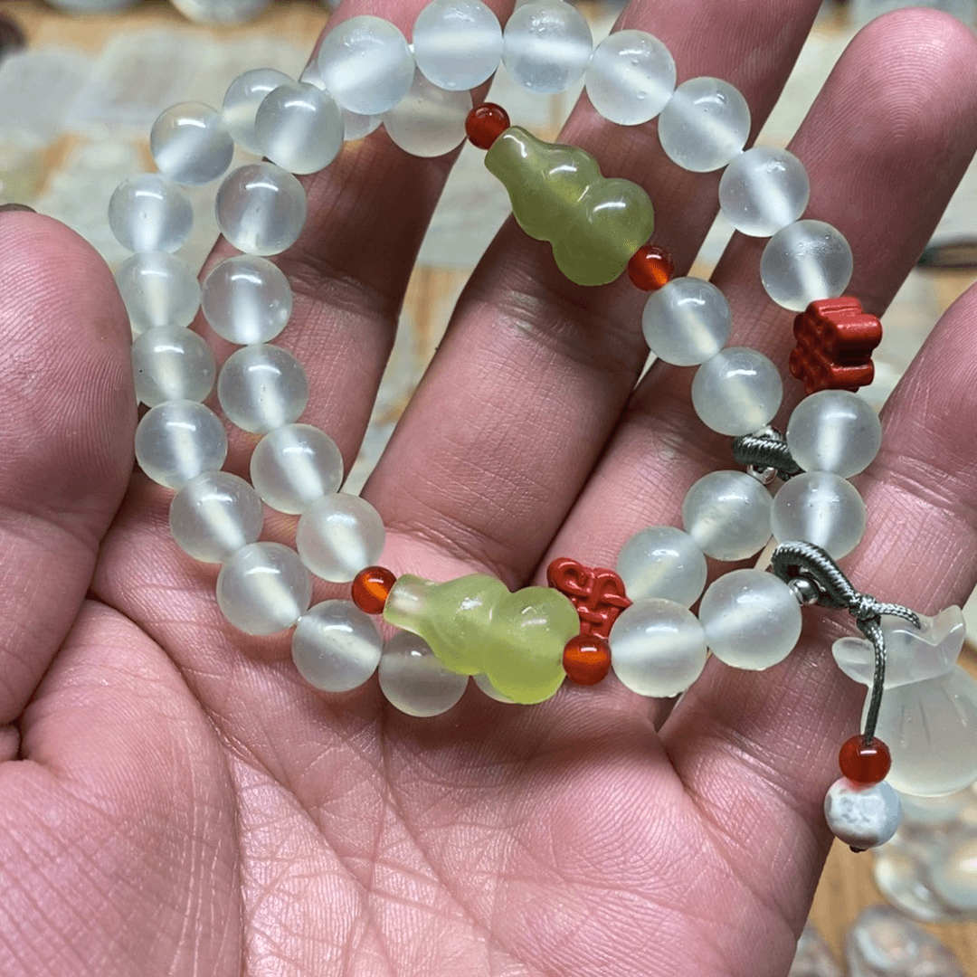 蛇纹石玉颈饰未镶嵌