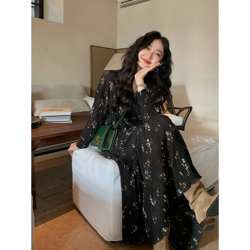 Lit e mode复古黑色V领碎花连衣裙长款春季遮胯显瘦打底长裙