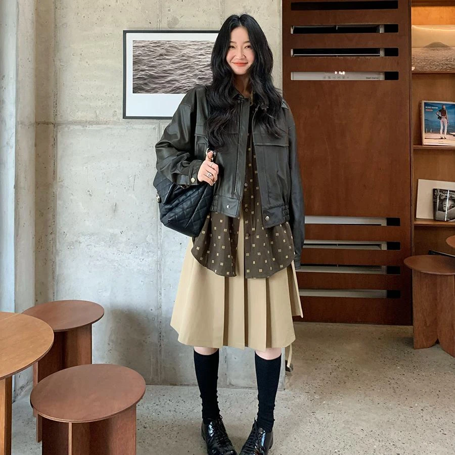 任小艺卡其色半身裙女春秋设计感小众百褶裙一片式中长款A字伞裙