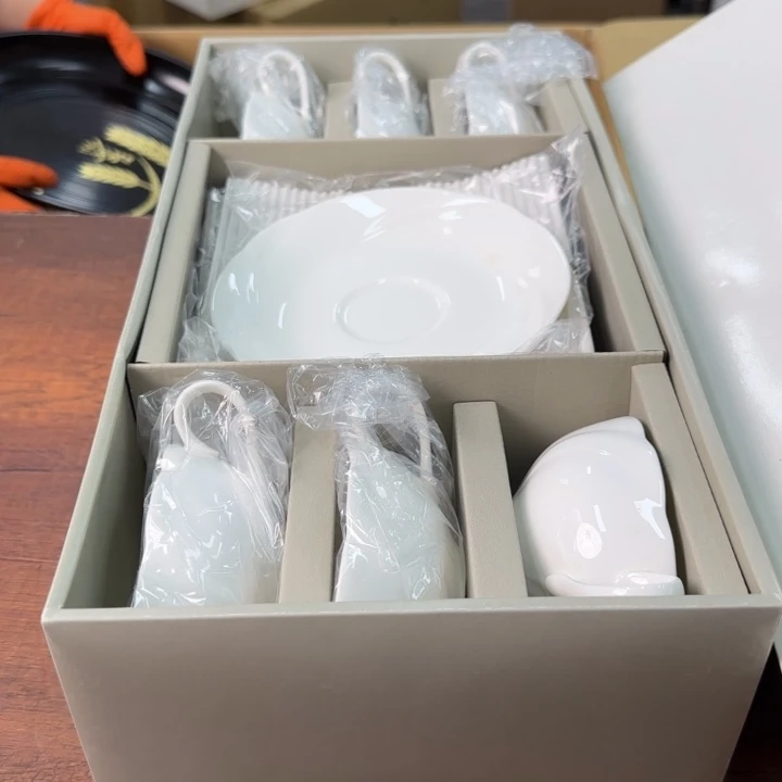 吃****皮一个陶瓷物件哈哈哈哈哈