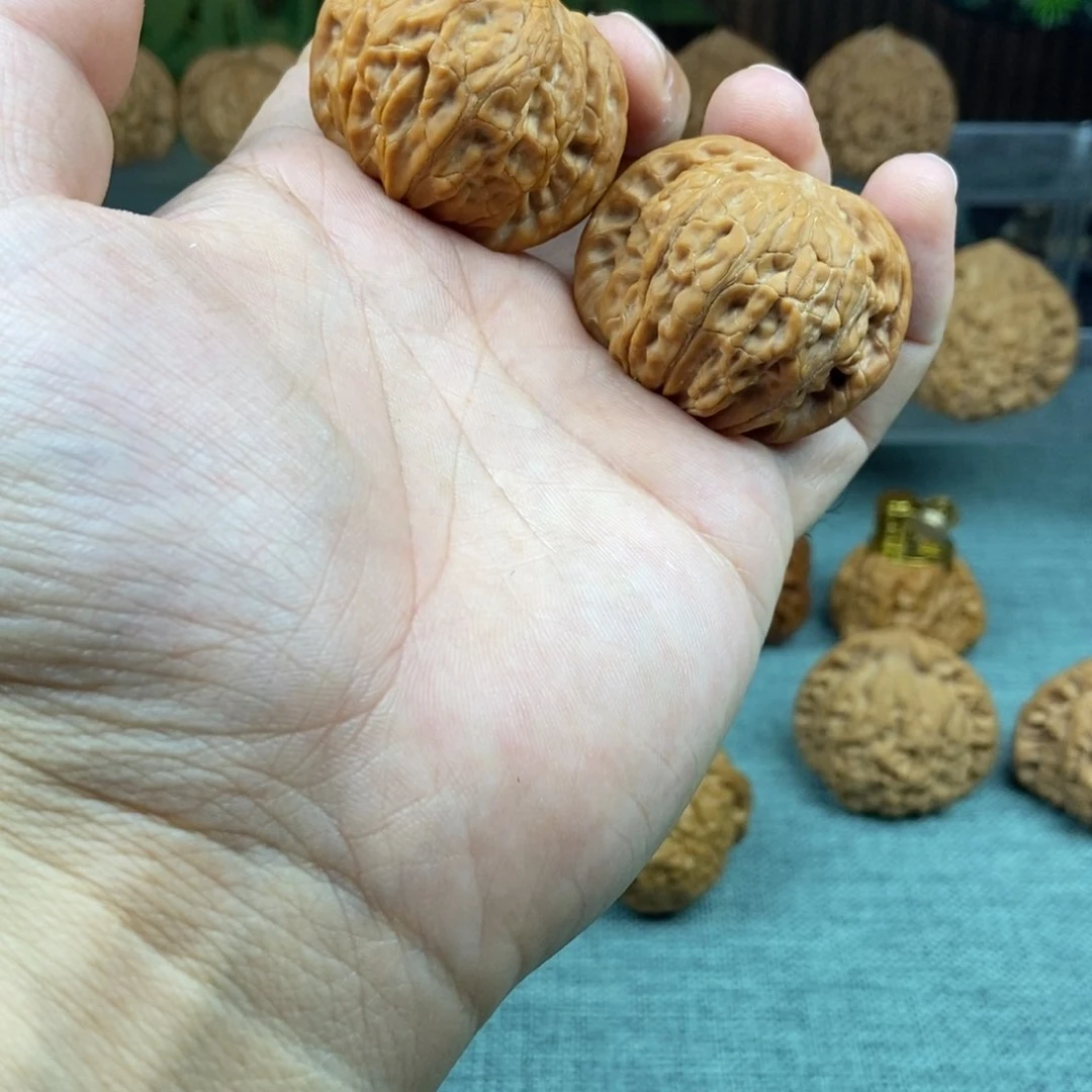 文玩核桃把件大*兄全品42磨盘