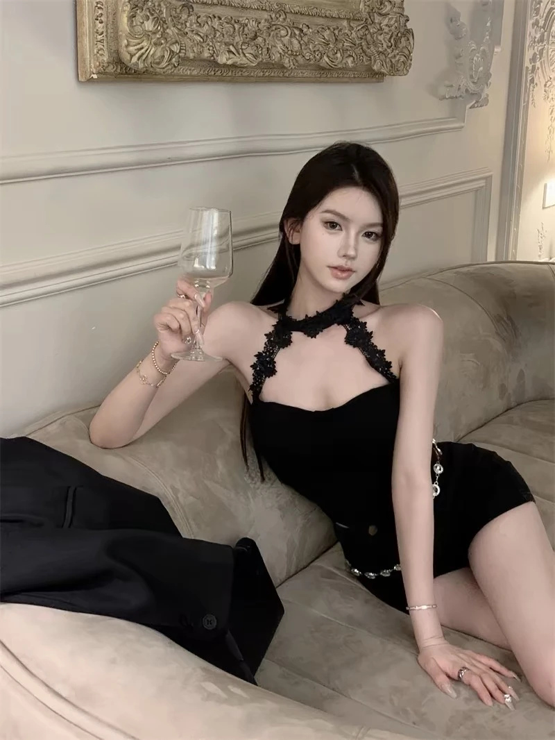 纯欲性感辣妹挂脖吊带小背心女夏季内搭外穿修身短款蕾丝花边上衣