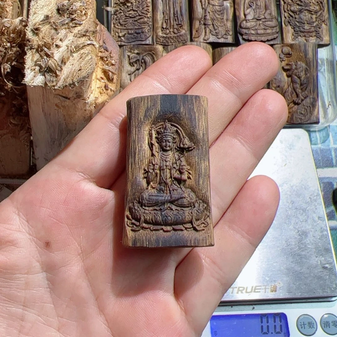 沉香吊坠白棋虚空6.2克