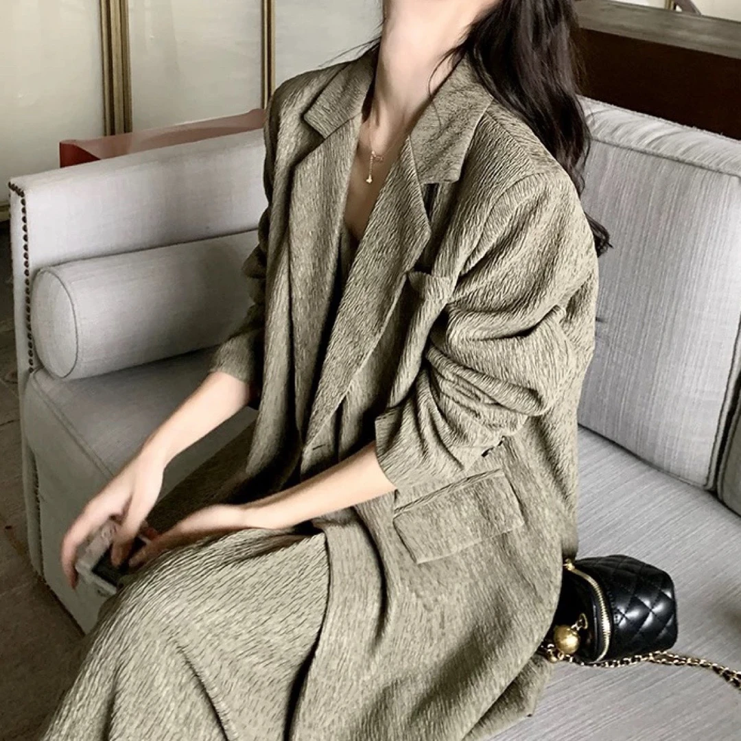 流行春款女装套装连衣裙女高级感绿色西装搭吊带连衣裙气质两件套