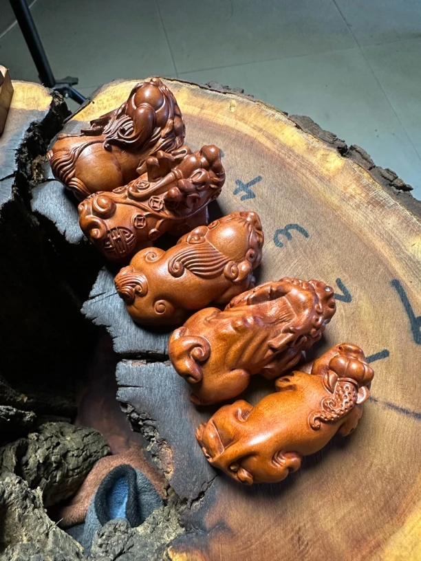 雷击枣木貔貅7公分红心老料车载摆件桌面摆件