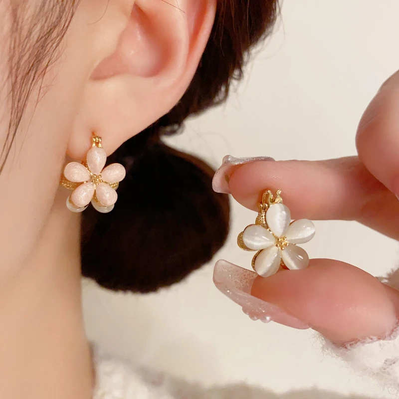 铜合金耳饰 小众轻奢双面滴釉猫石花朵耳环气质时尚百搭高级耳扣